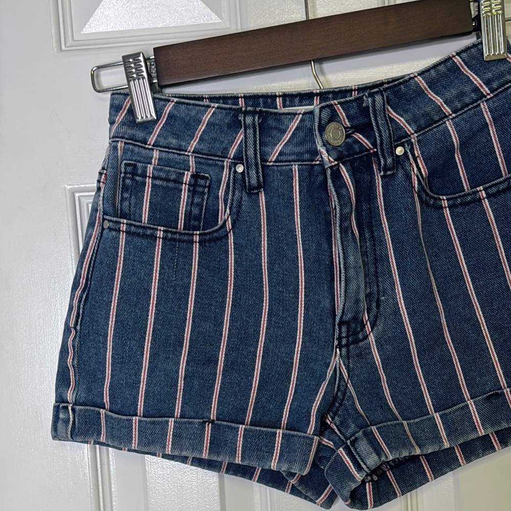 PacSun Blue and Pink Jean Shorts with Vintage Style - Picture 4 of 6
